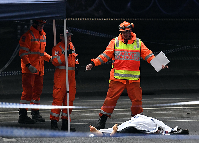 Australia assalto in strada con il coltello a Melbourne ape 2