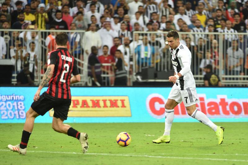 Davide Calabria Cristiano Ronaldo