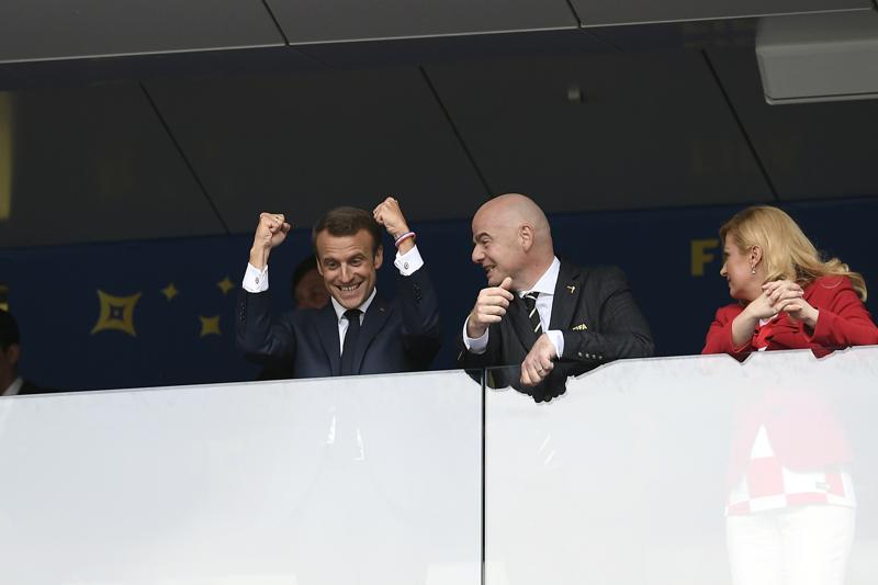 FINALE MONDIALI 2018: Emmanuel Macron, Gianni Infantino, Kolinda Grabar Kitarovic (foto Lapresse)