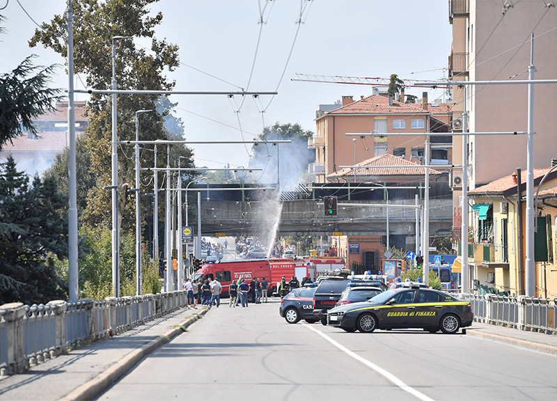 Esplosione tir borgo panigale ape 2