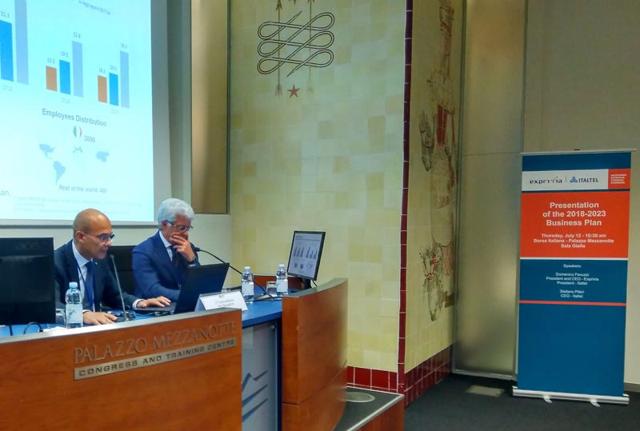 Domenico Favuzzi, presidente e ad di Exprivia, e Stefano Pileri, ad di Italtel, nel corso della presentazione del Piano industriale 2018-2023 di Exprivia Italtel nella sede di Borsa Italiana.