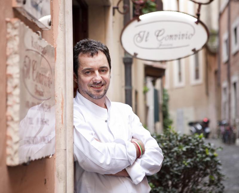 Lo chef stellato Angelo Troiani del ristorante Il Convivio di Roma: da maggio i suoi piatti arricchiranno l'offerta dei ristoranti Sisal Wincity di Milano, Roma, Firenze e Catania.