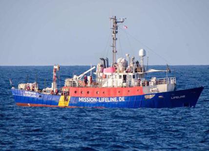 Migranti, risolta la vicenda Lifeline: ha il permesso di sbarcare a Malta