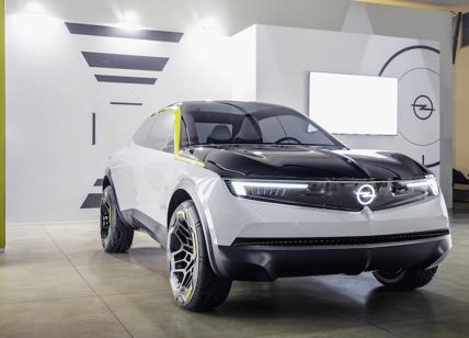 GT X Experimental, la visione del futuro secondo Opel