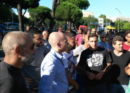 Roma, accesa protesta degli autodemolitori. CasaPound accanto ai manifestanti