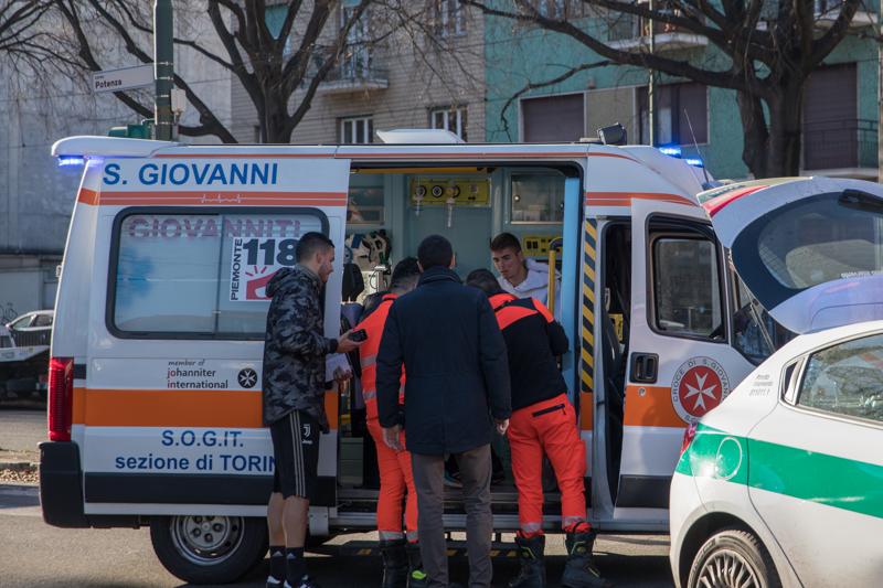 Torino, l’auto dei giocatori della Juventus Primavera contro volante della polizia