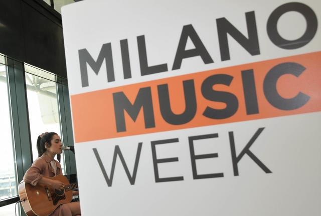 Milano Music Week 2019 con Levante a Malpensa.