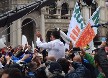 Salvini in Piazza Duomo, il trionfo dell'Europa sovranista a Milano. FOTO