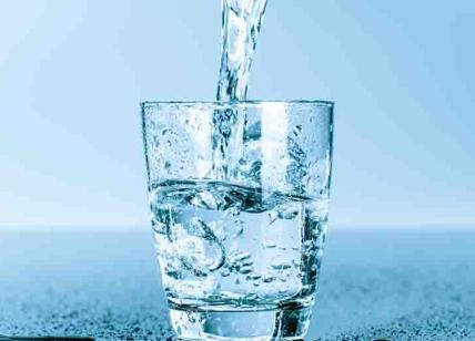 Acqua Alcalina: Tutti i Benefici dell'Acqua Alcalinizzata - Aqua e Salute