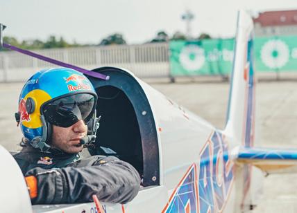 Dario Costa, il pilota acrobatico: "Sogno una MotoGp. Ho provato a diventare astronauta e.."