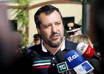 Salvini alla rom: "zingaraccia". E al giornalista: "Bambini fuori da politica"