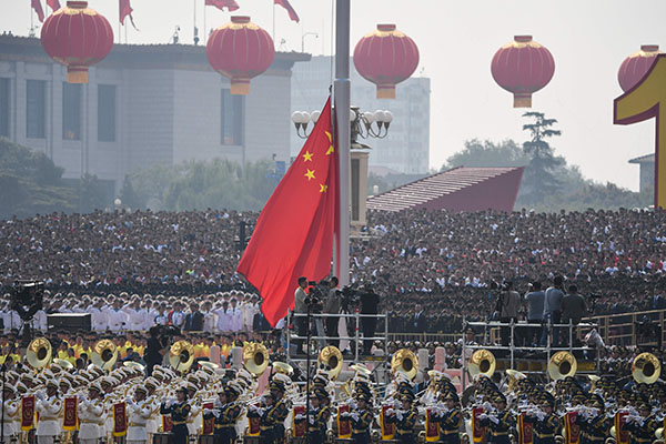 Cina, produzione industriale sopra le attese: +6,2 a novembre