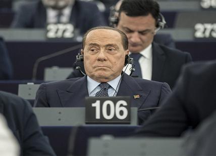 Coronavirus,Berlusconi: “Gli aiuti del governo non bastano.Draghi? Aiuterebbe”