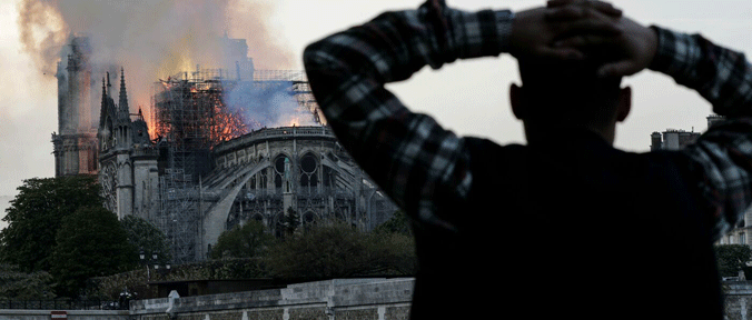 Notre Dame, "i soccorsi al 2° allarme". 15 operai da sentire. Opere al Louvre