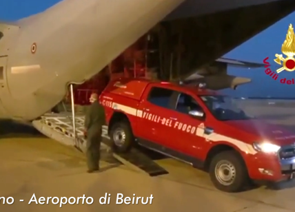 Fontana "Siamo vicini al Libano". Atterrati a Beirut vigili del fuoco lombardi