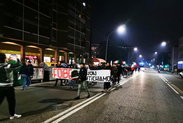 La fiaccolata di CasaPound a Bologna per i martiri delle foibe