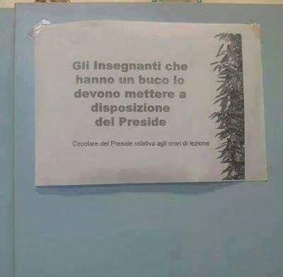 Il buco degli insegnanti a disposizione del preside. Le ironie su web e social