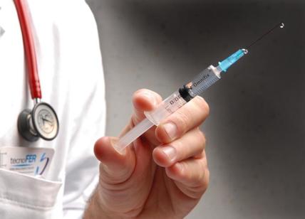 Vaccino Coronavirus: Roma fa sul serio: inoculata la prima dose su un uomo