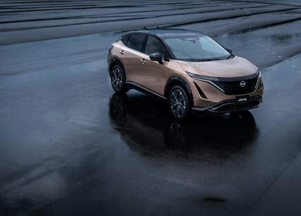 ARI(Y)A nuova per Nissan, debuttano logo e crossover coupe’ elettrico