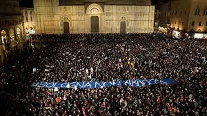 Oltre 40.000 Sardine a Bologna: "Non stiamo più rincorrendo Salvini"