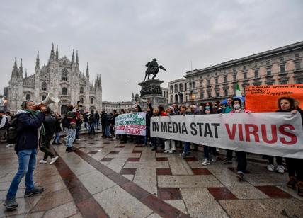 Cortei no green pass: a Milano, vietate manifestazioni in piazza Duomo