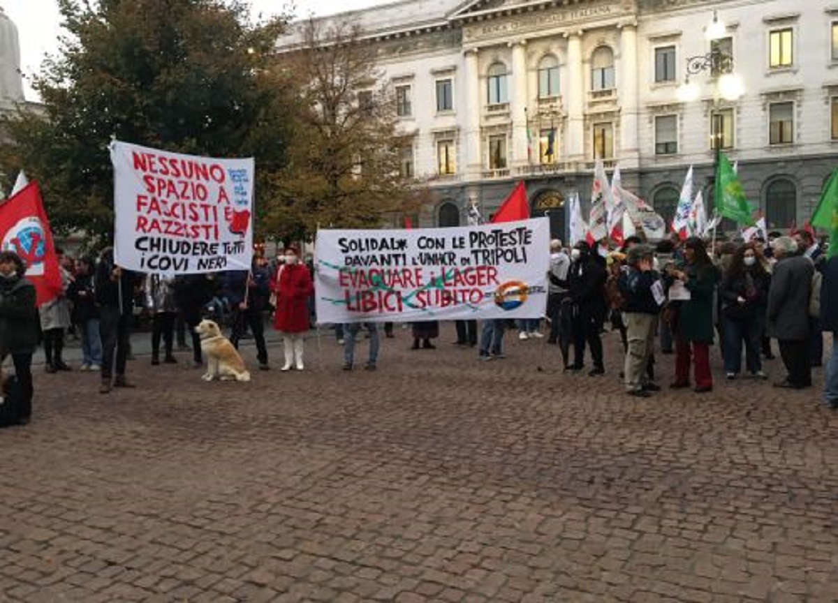 Lobby Nera: presidio antifascista davanti a Palazzo Marino