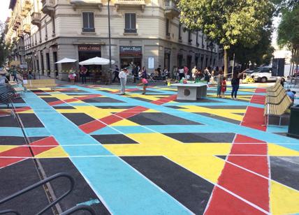 Arredo urbano Milano, festa di colori in piazzale Bacone. FOTO