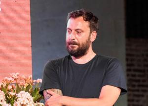 Cesare Cremonini sbaglia nota, piÃ¹ che dimezzati i ricavi della societÃ  del cantante