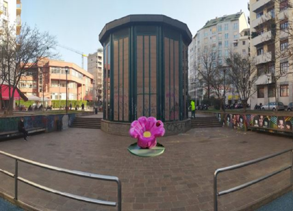 Milano, in via Cesariano sboccia un fiore dell'artista Pao