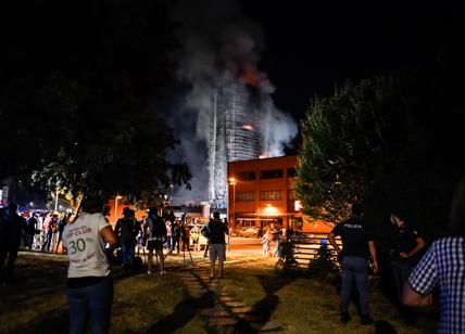Milano, incendio a Torre dei Moro: sono 18 gli indagati