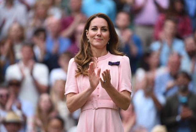 Wimbledon, Kate Middleton in abito rosa alla Finale del torneo di tennis