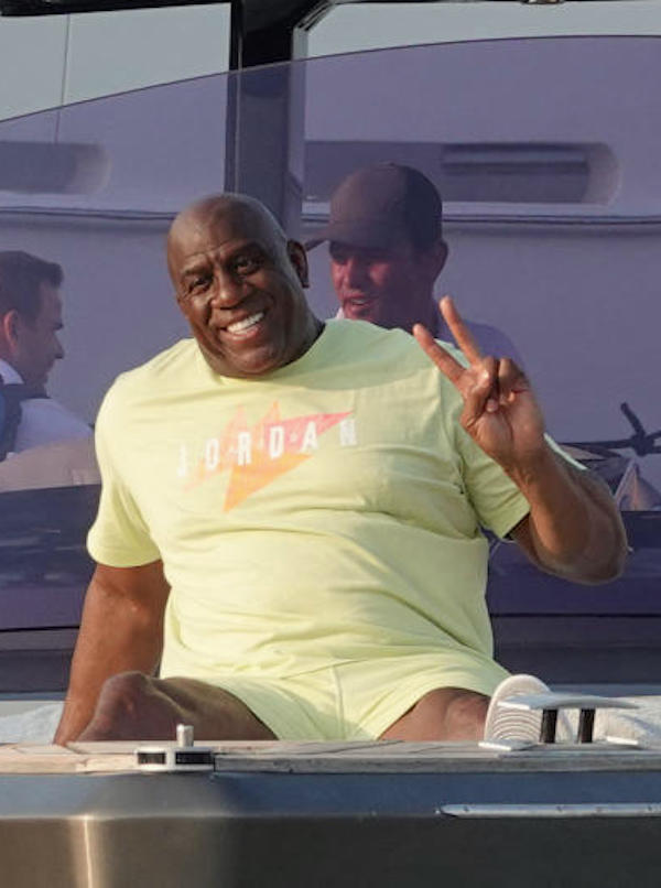 St Tropez, Magic Johnson in vacanza ...con qualche chilo di troppo !