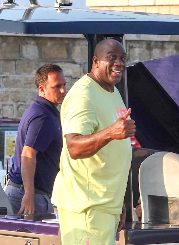 St Tropez, Magic Johnson in vacanza ...con qualche chilo di troppo !