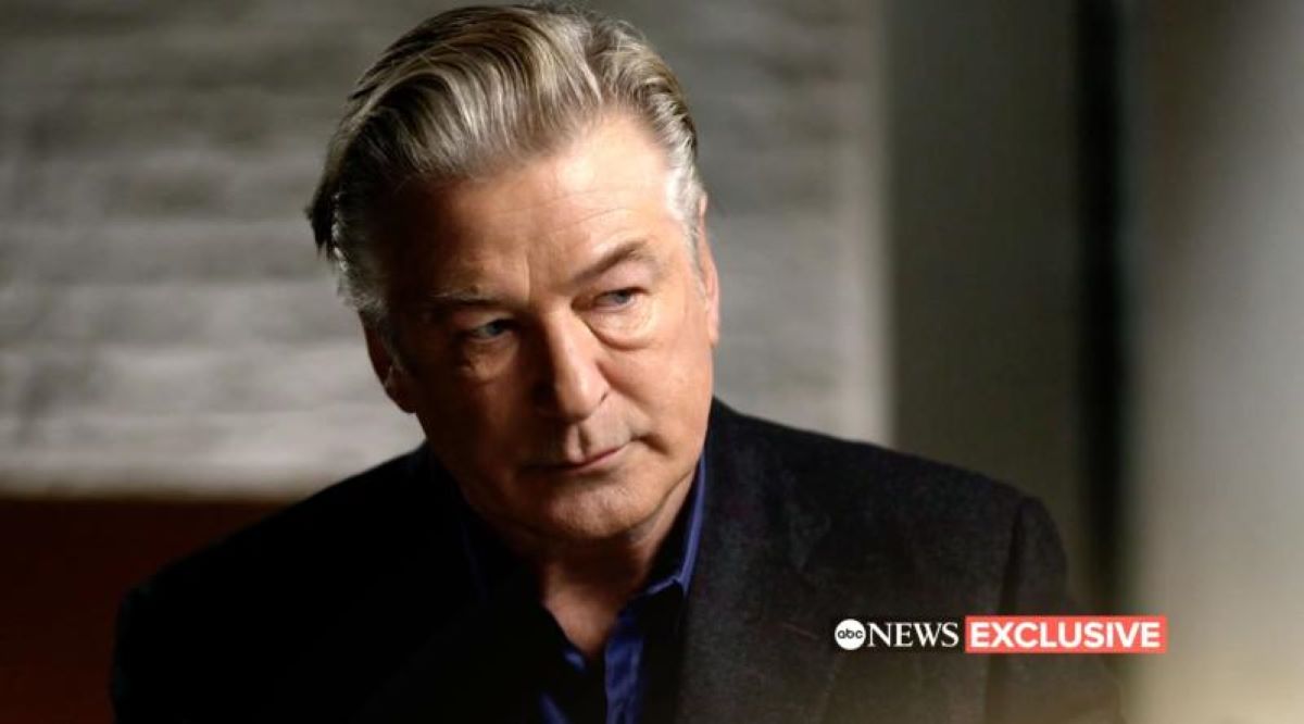 Alec Baldwin: "Mai premuto il grilletto né puntato la pistola contro Hutchins"