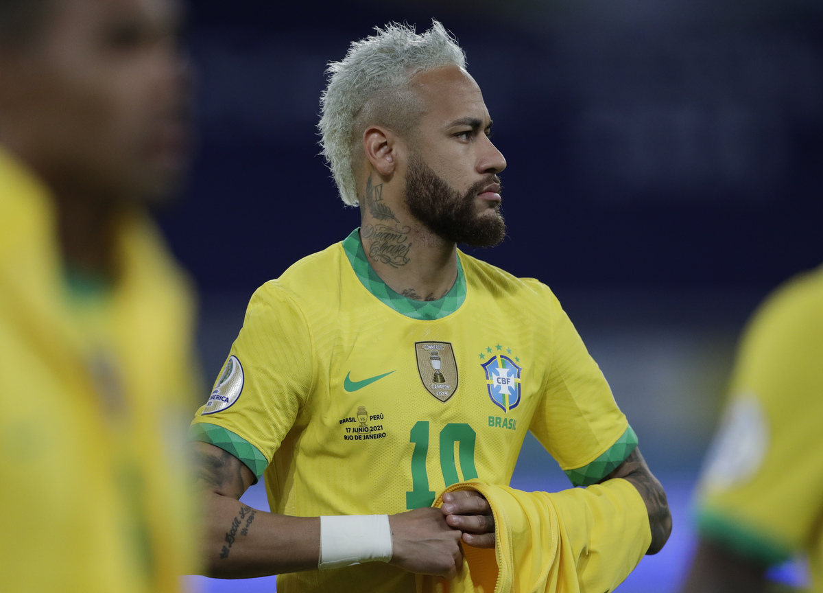 3° posto – NEYMAR - 135,600 ricerche L’attaccante del Paris Saint Germain e della nazionale brasiliana, impegnata in Coppa America, continua a fare notizia: con la Seleçao è arrivato a soli 9 gol dal record assoluto di realizzazioni, che appartiene al mitico Pelè.