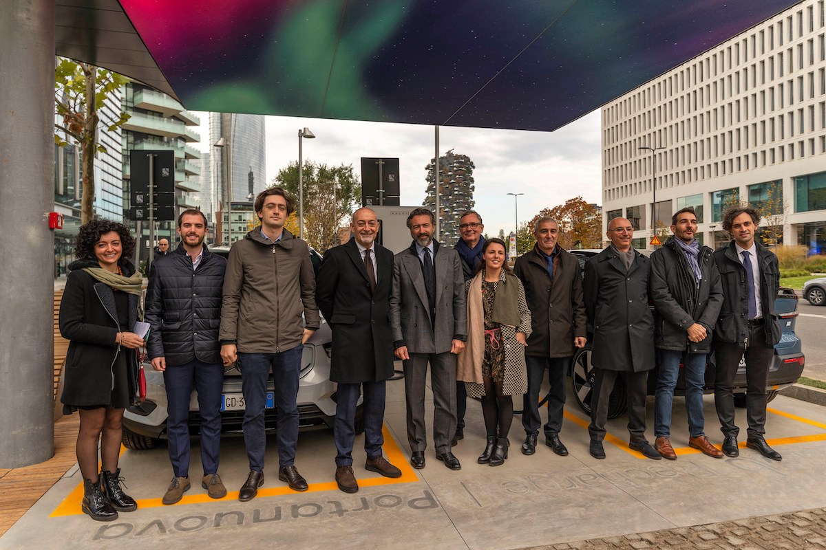 Volvo Car Italia in collaborazione con COIMA inaugura a Portanuova Volvo Recharge