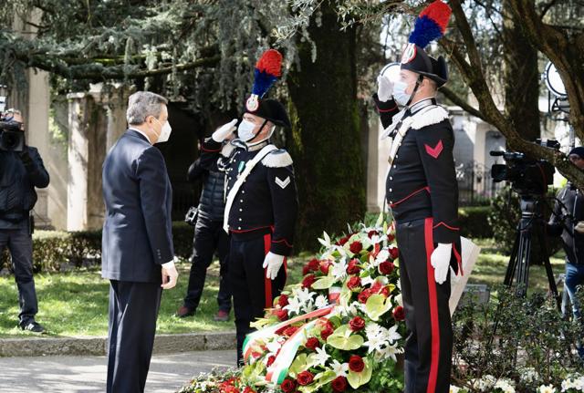 Il premier Draghi a Bergamo per rendere omaggio alle vittime del Covid