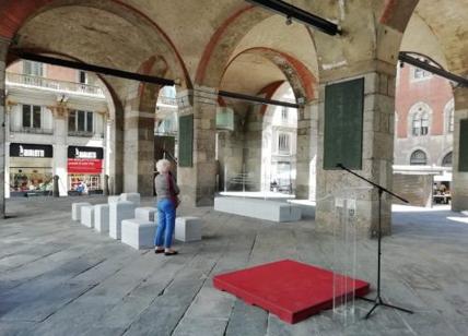 Milano: steli commemorative per la "nuova" Loggia dei Mercanti