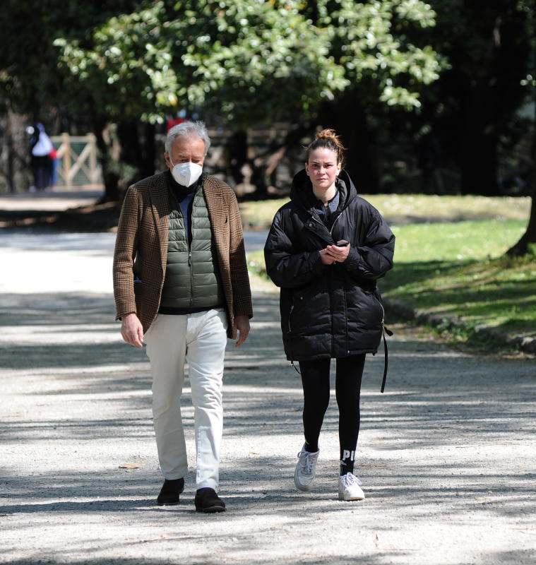 Milano Corrado Tedeschi con la figlia Camilla a passeggio al parco Ipa