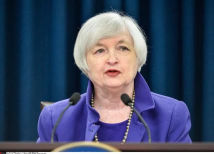 Yellen: "Mosca dovrà scegliere se sostenere l'economia o la guerra"