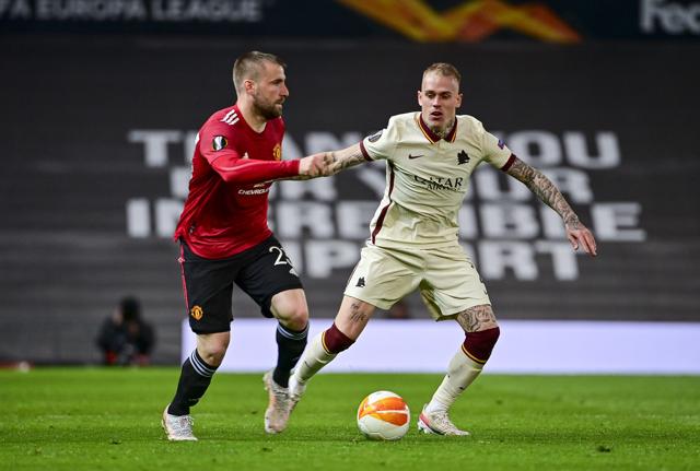 Luke Shaw e Rick Karsdorp durante la semifinale di andata di Europa League tra Manchester United e Roma, finita 6-2 per i "Red Devils"