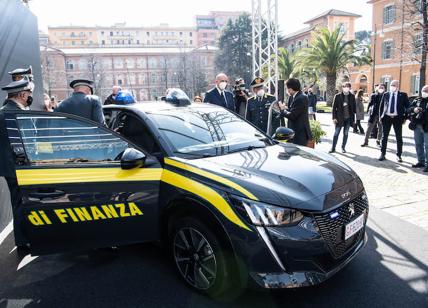 Peugeot e Guardia di Finanza collaborano per una mobilità 100% green