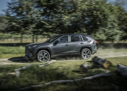 Toyota Rav 4 ora è anche plug-in hybrid