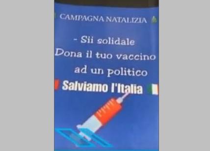 Coronavirus, campagna di Natale: dona il tuo vaccino a un politico. L'ironia del web
