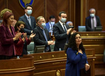 Vjosa Osmani a soli 38 anni è la seconda donna Presidente del Kosovo