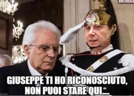 Crisi governo vissuta con ironia/ Mattarella sgama Conte vestito da corazziere