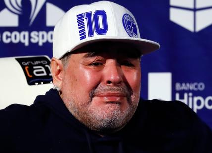 "Maradona morto ammazzato". Otto medici a processo. E tutti a giocarsi il 62