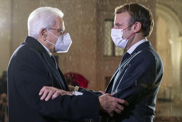 Sergio Mattarella ed Emmanuel Macron (LaPresse)