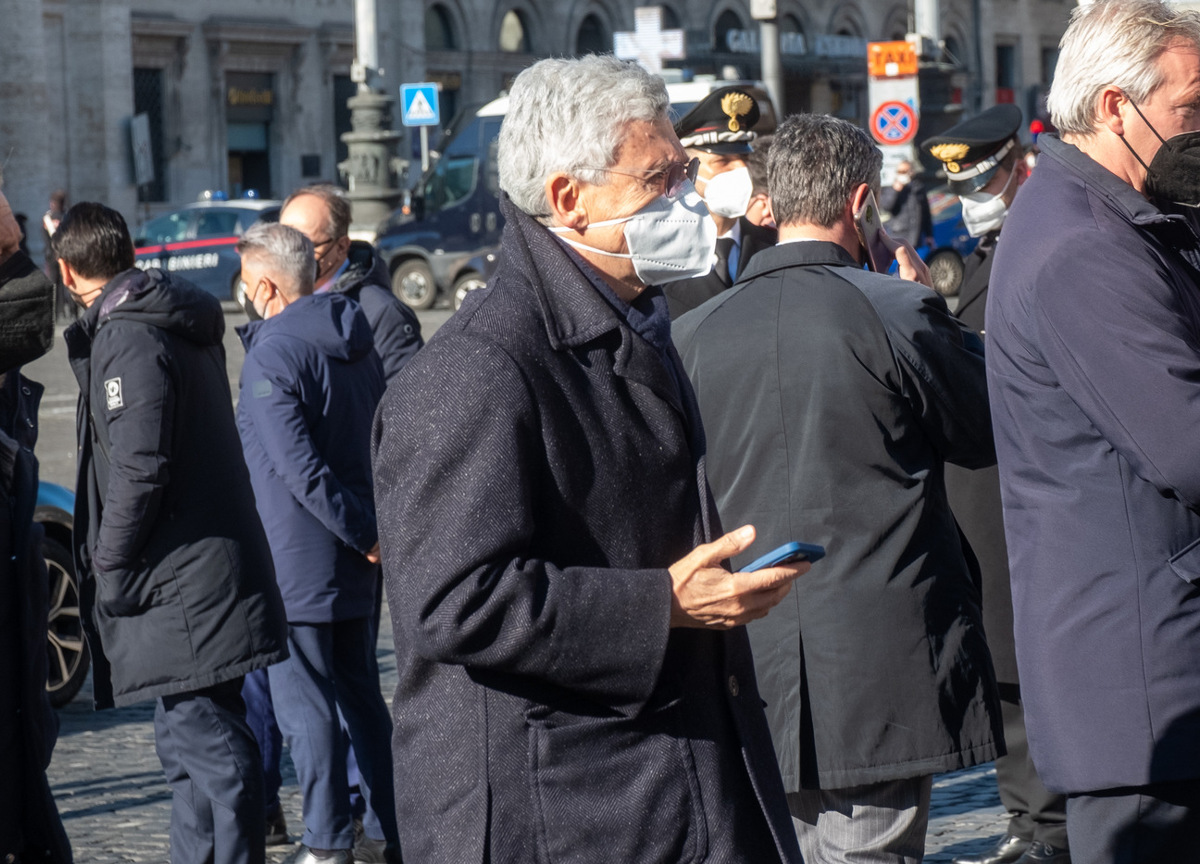 massimo d'alema, armi colombia