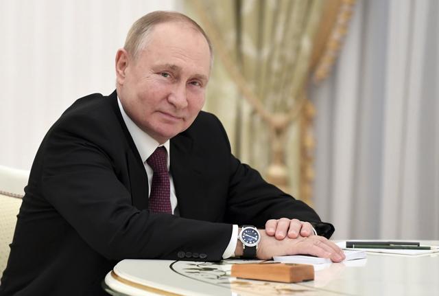 Vladimir Putin, alla guida della Federazione russa dal 1999, o quale capo di Governo o di Stato. Un patrimonio personale stimato di 200 miliardi di dollari